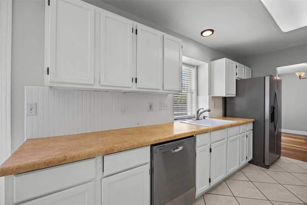 2502 Cynthia Ct - Photo 4