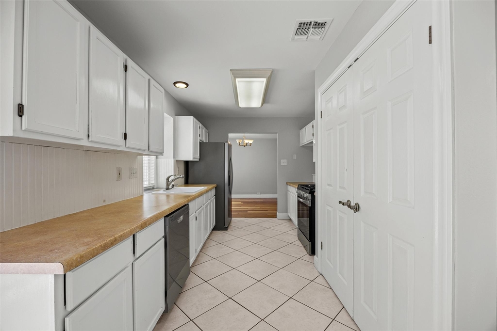 2502 Cynthia Ct - Photo 5