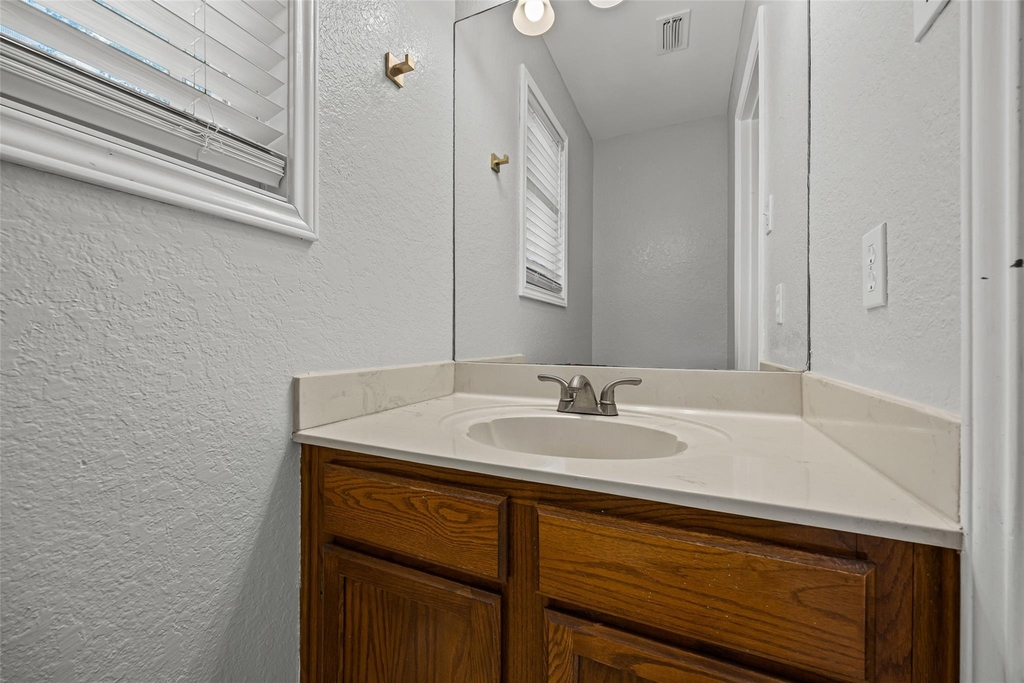 2502 Cynthia Ct - Photo 23