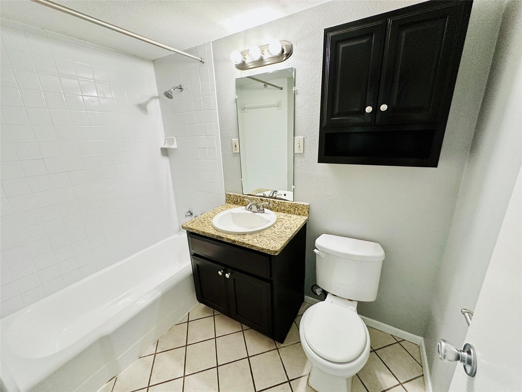 601 W 11th St - Photo 13