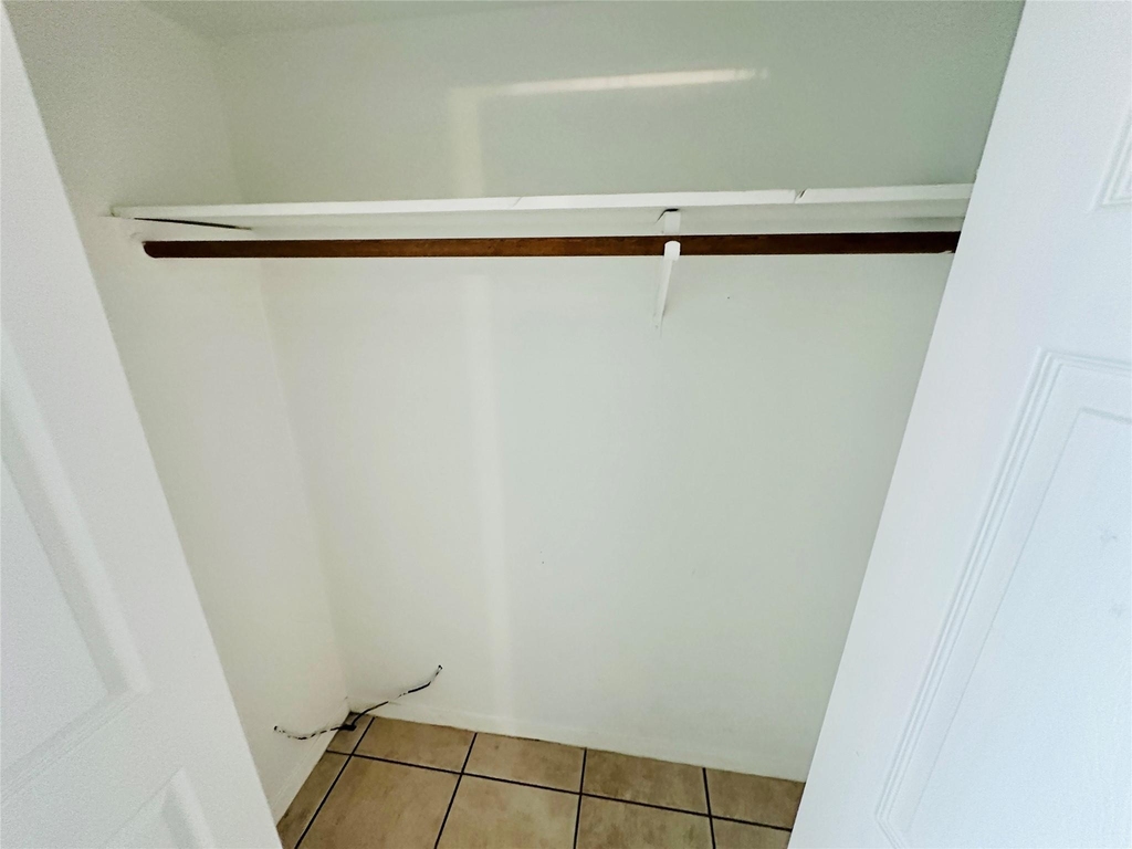 601 W 11th St - Photo 15
