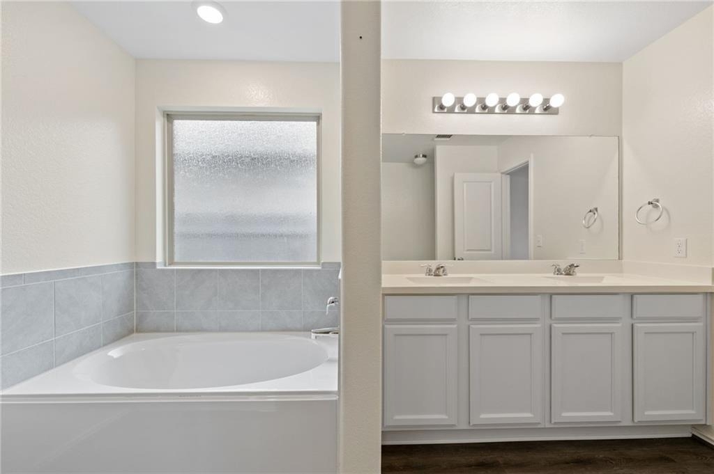 7405 Spring Ray Dr - Photo 6