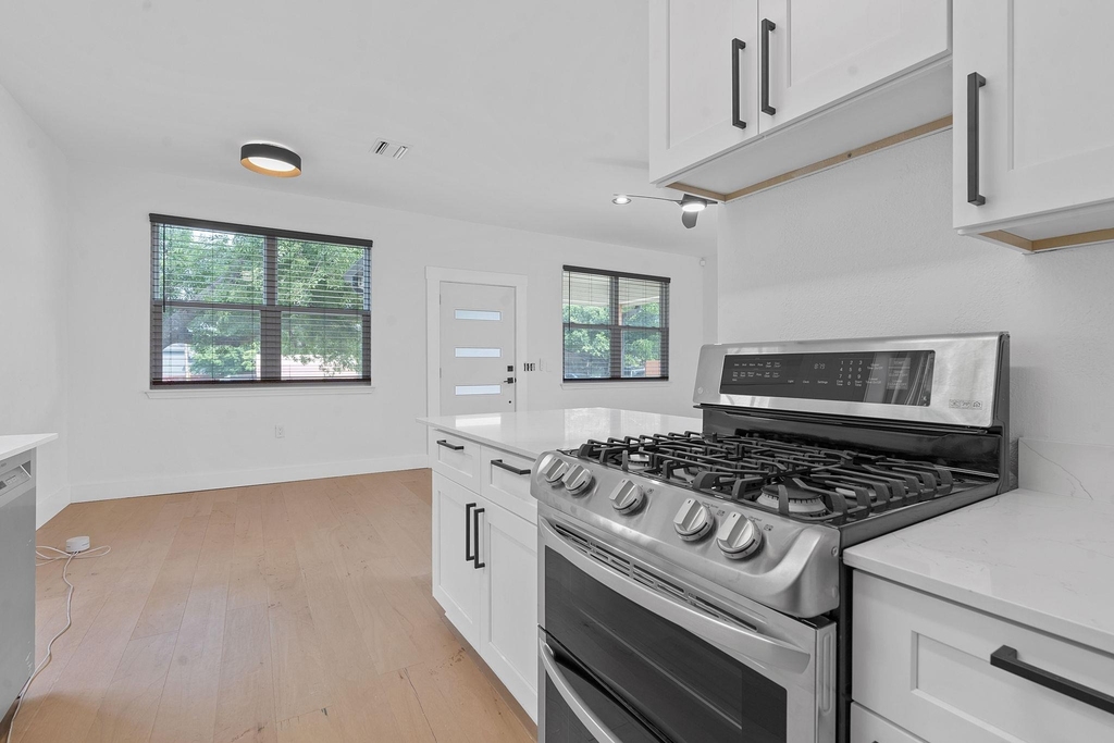 7204 Carver Ave - Photo 12