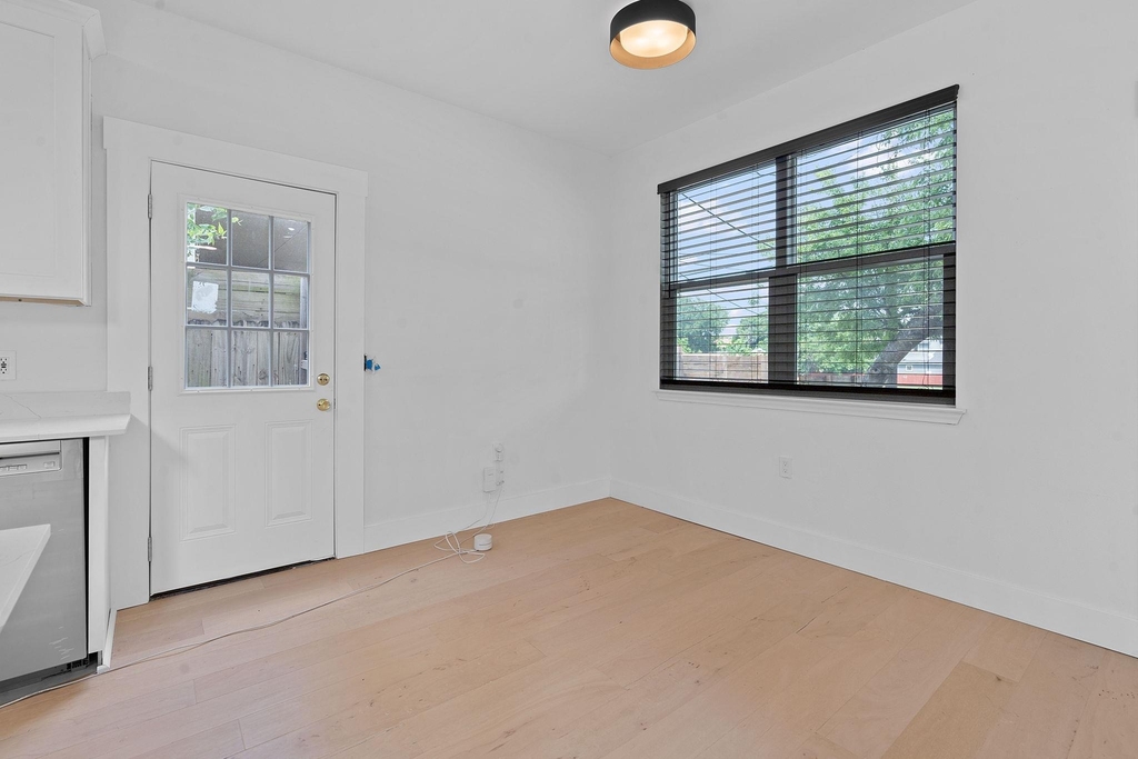 7204 Carver Ave - Photo 13