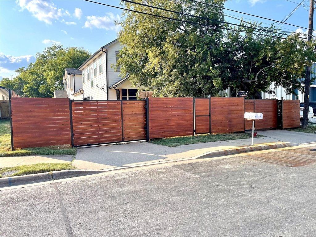 7204 Carver Ave - Photo 2
