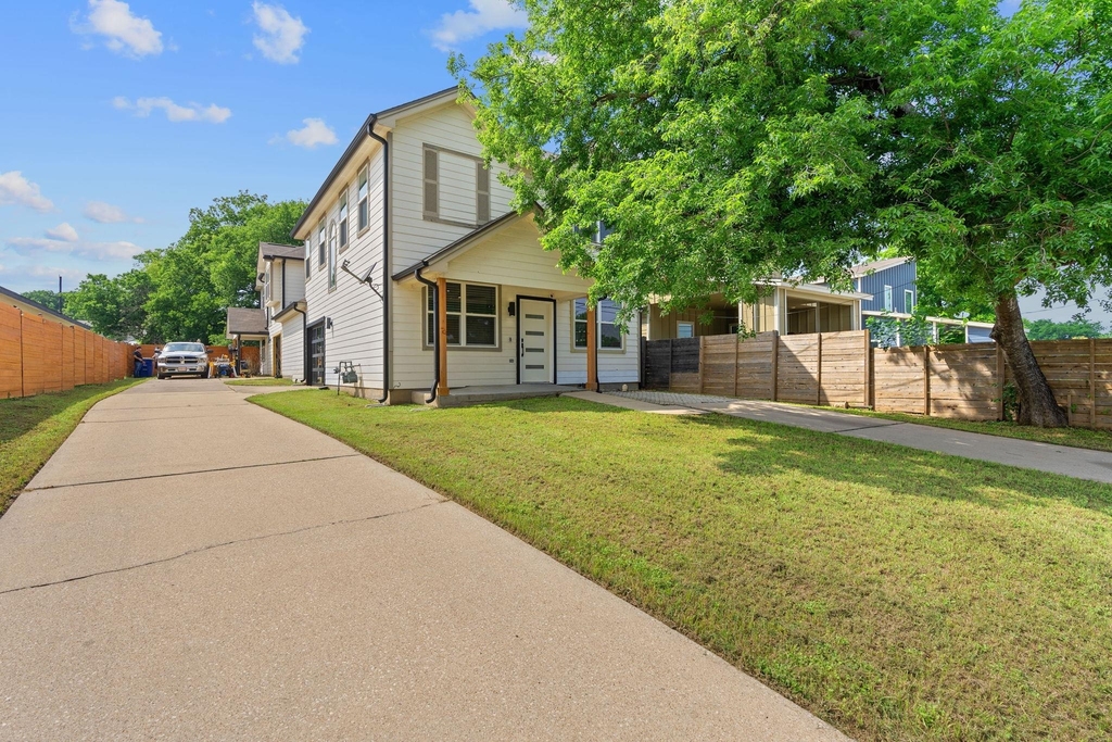 7204 Carver Ave - Photo 3