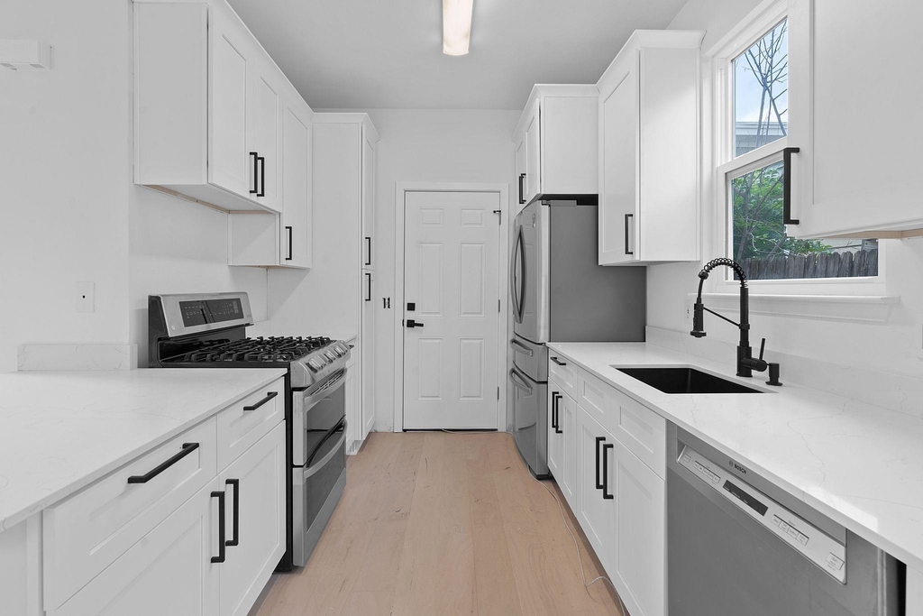 7204 Carver Ave - Photo 10