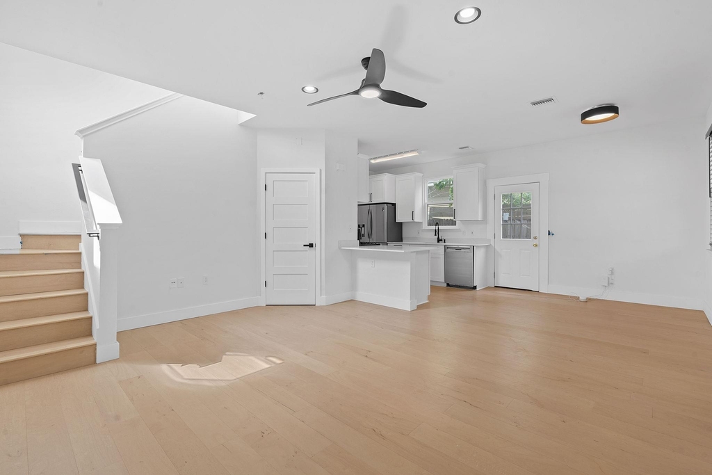 7204 Carver Ave - Photo 6