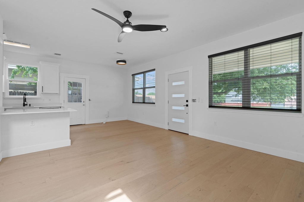 7204 Carver Ave - Photo 8