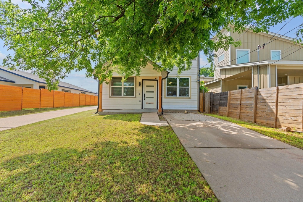 7204 Carver Ave - Photo 1
