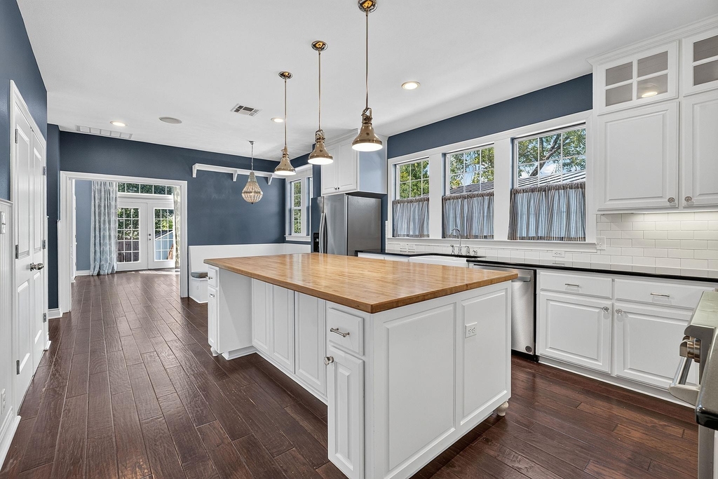 1710 Wethersfield - Photo 4