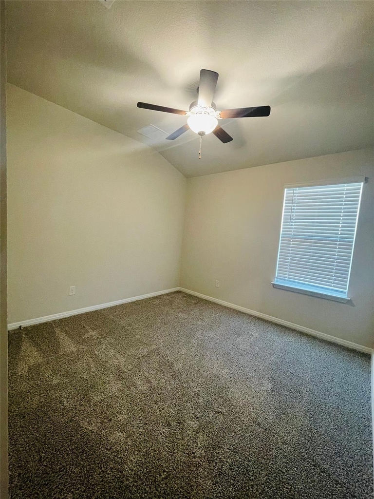 13724 Heartland Dr - Photo 14