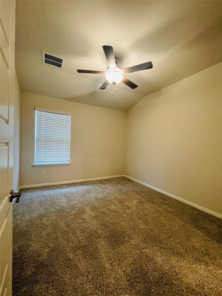 13724 Heartland Dr - Photo 19