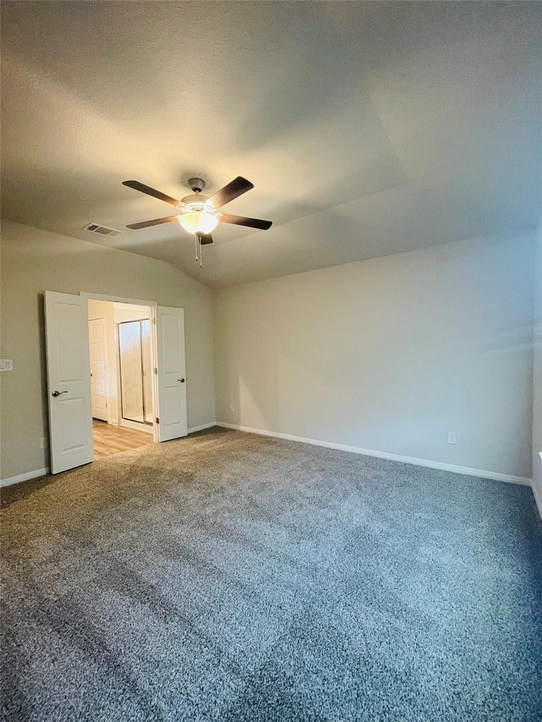 13724 Heartland Dr - Photo 4