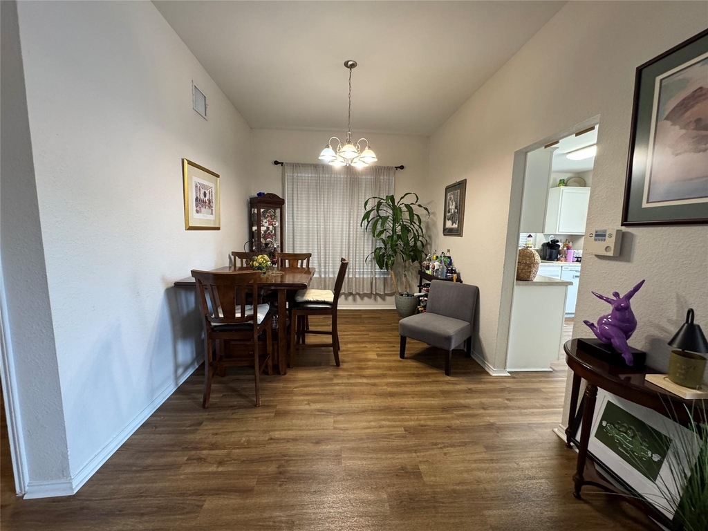 1015 Thackeray Ln - Photo 6