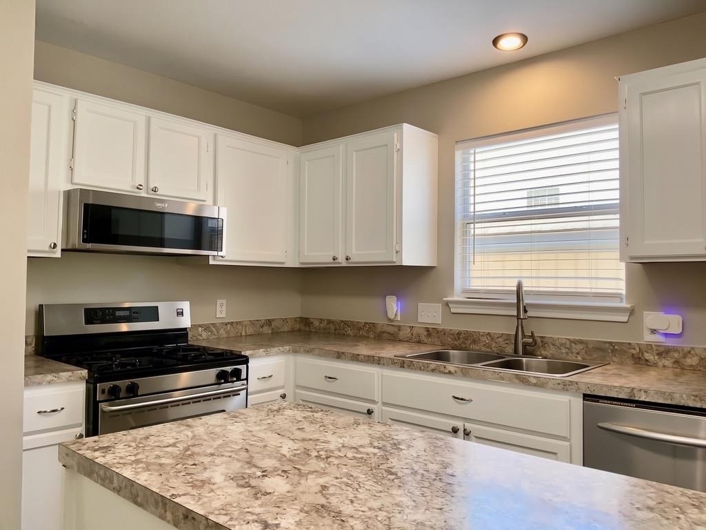 1594 Parkfield Cir - Photo 8