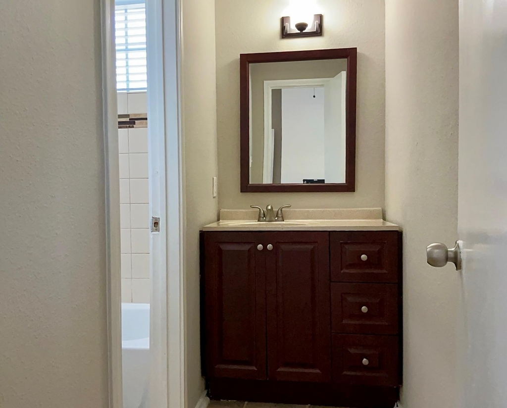1594 Parkfield Cir - Photo 15