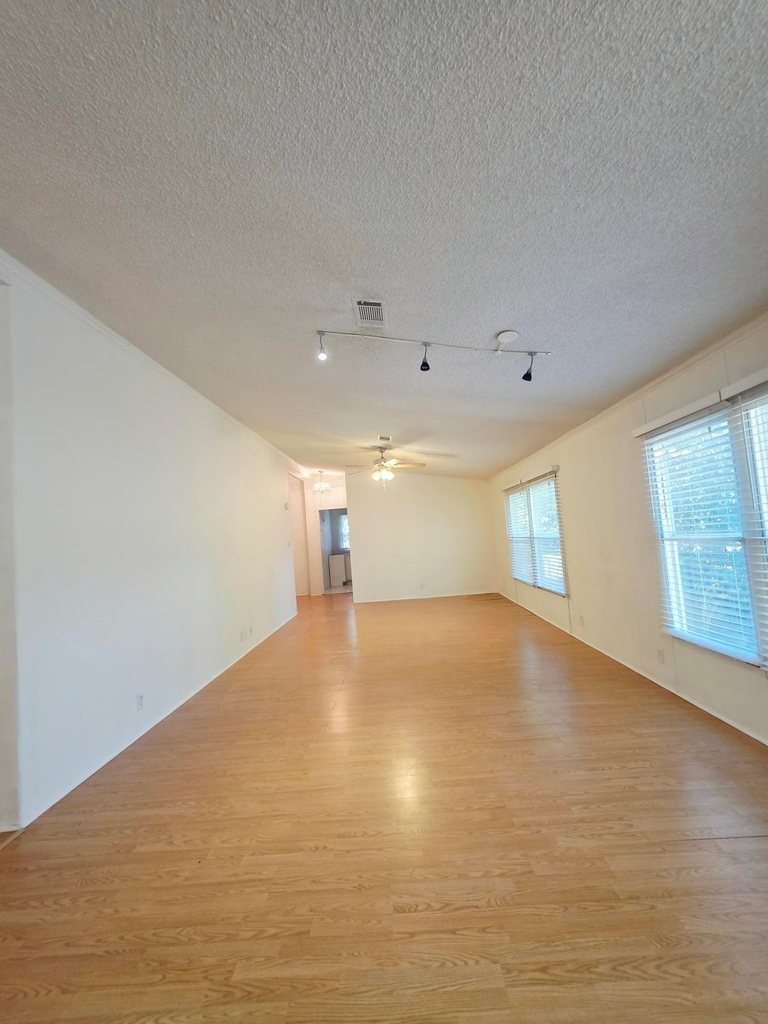 1 Davis St - Photo 9