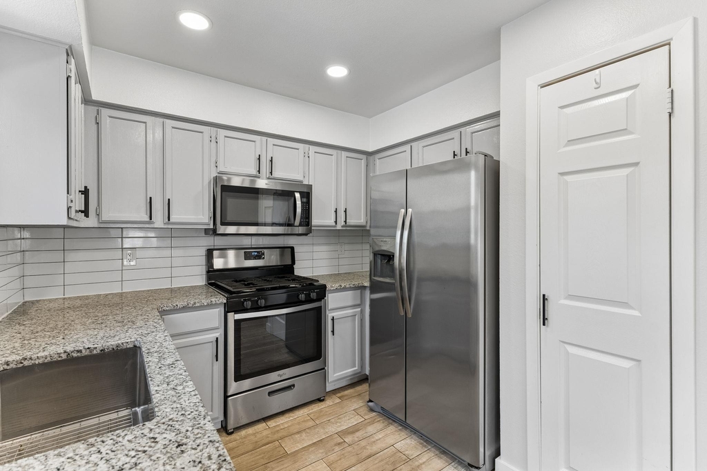 10613 Archdale Dr - Photo 8