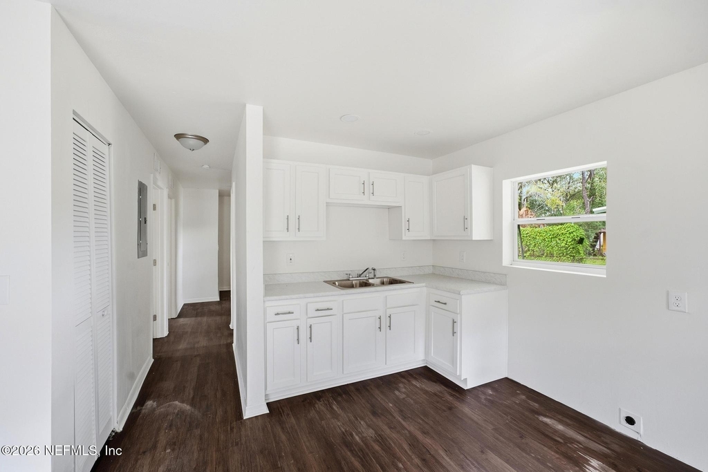 4014 Spires Avenue - Photo 7