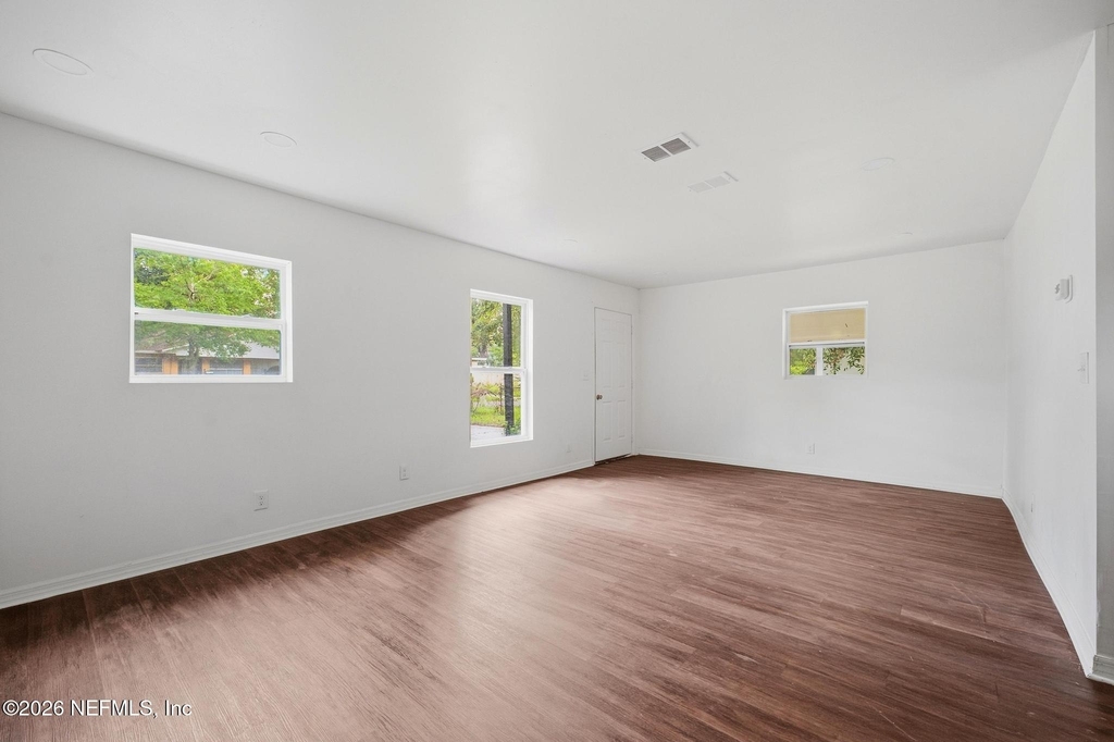 4014 Spires Avenue - Photo 5