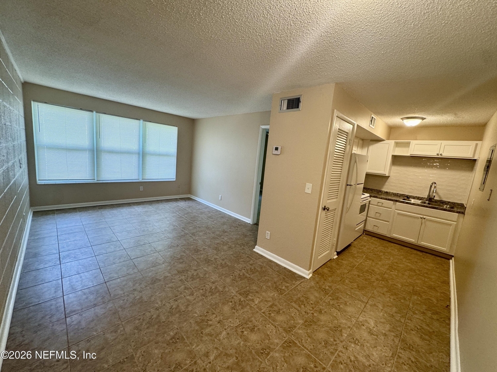 3212 Herschel Street - Photo 8