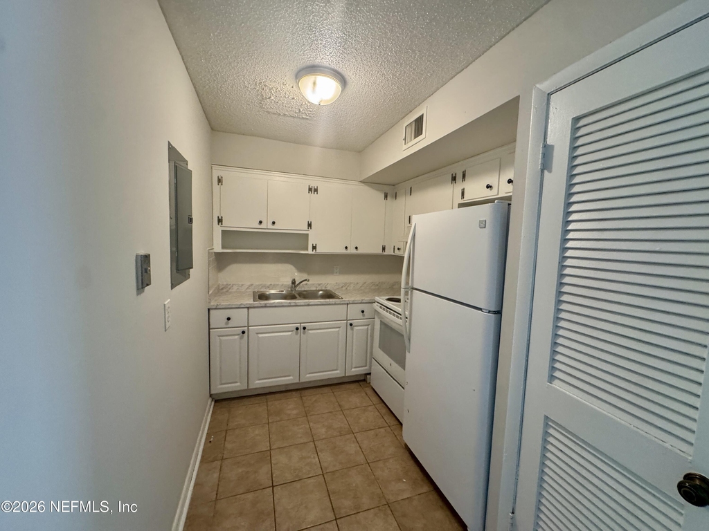 3212 Herschel Street - Photo 5