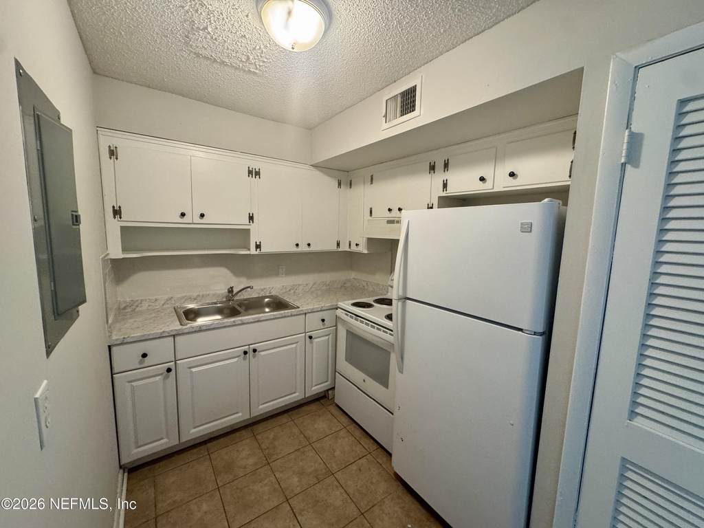 3212 Herschel Street - Photo 4