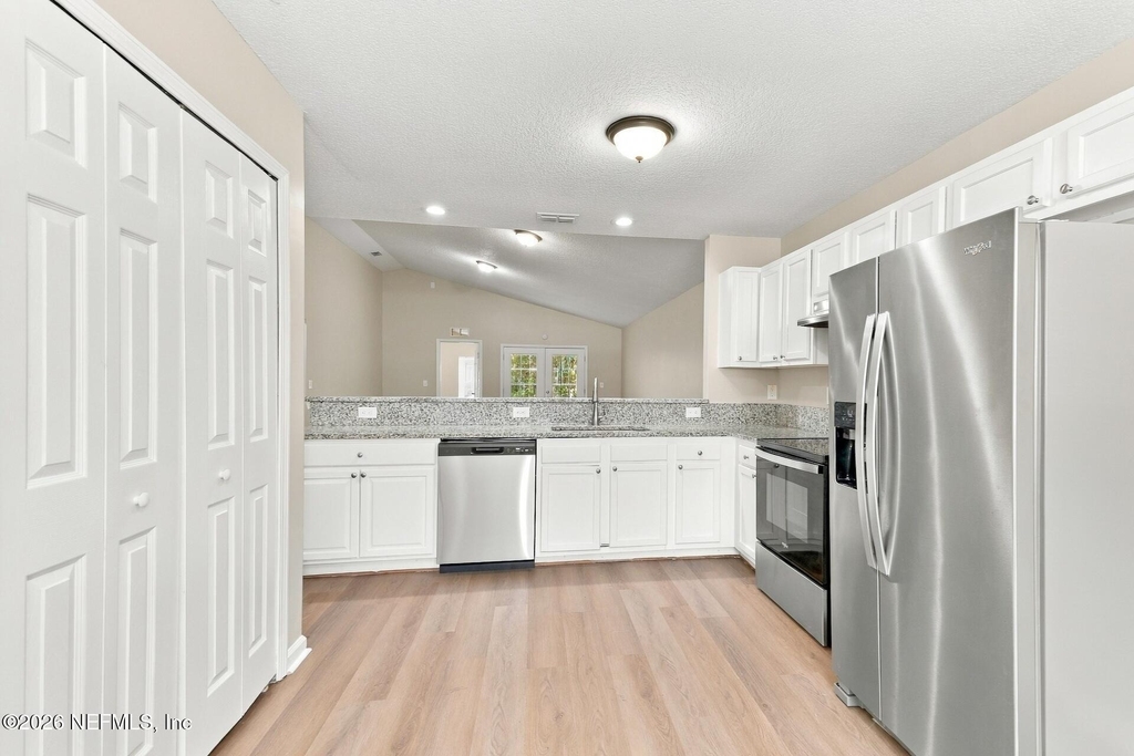 2742 Aubrey Avenue - Photo 4