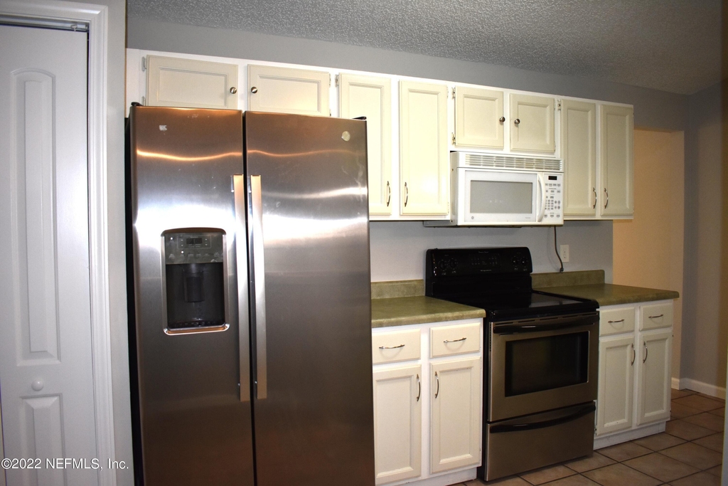 6555 Diamond Leaf Court S - Photo 7
