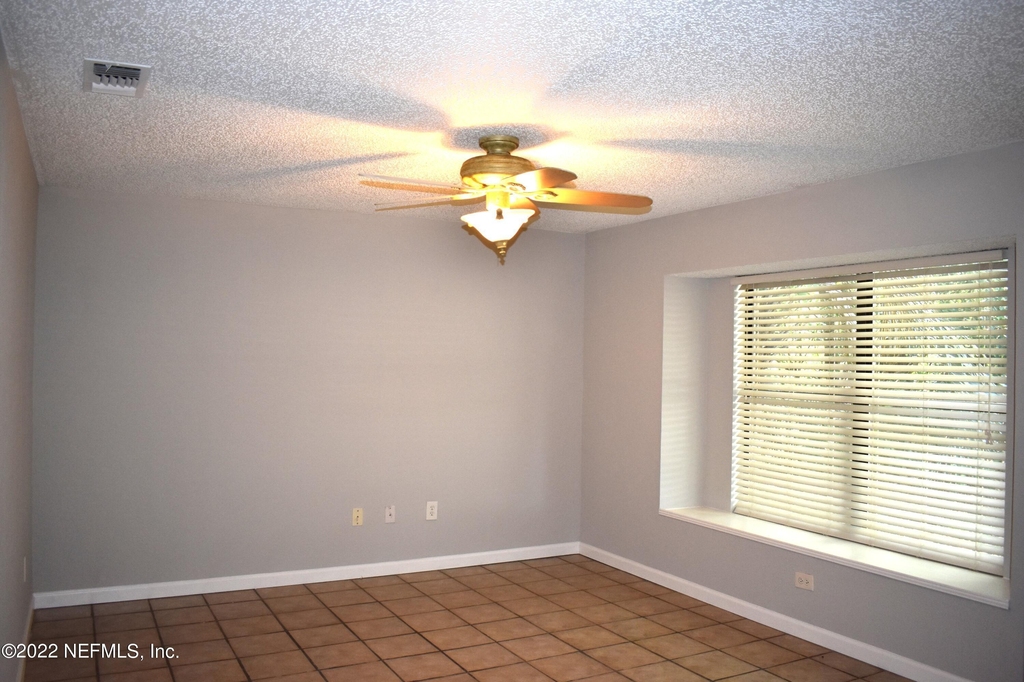 6555 Diamond Leaf Court S - Photo 3