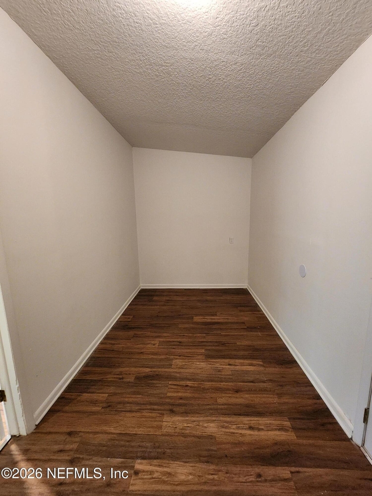 1721 Hawaii Drive E - Photo 11
