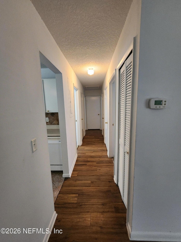 1721 Hawaii Drive E - Photo 18