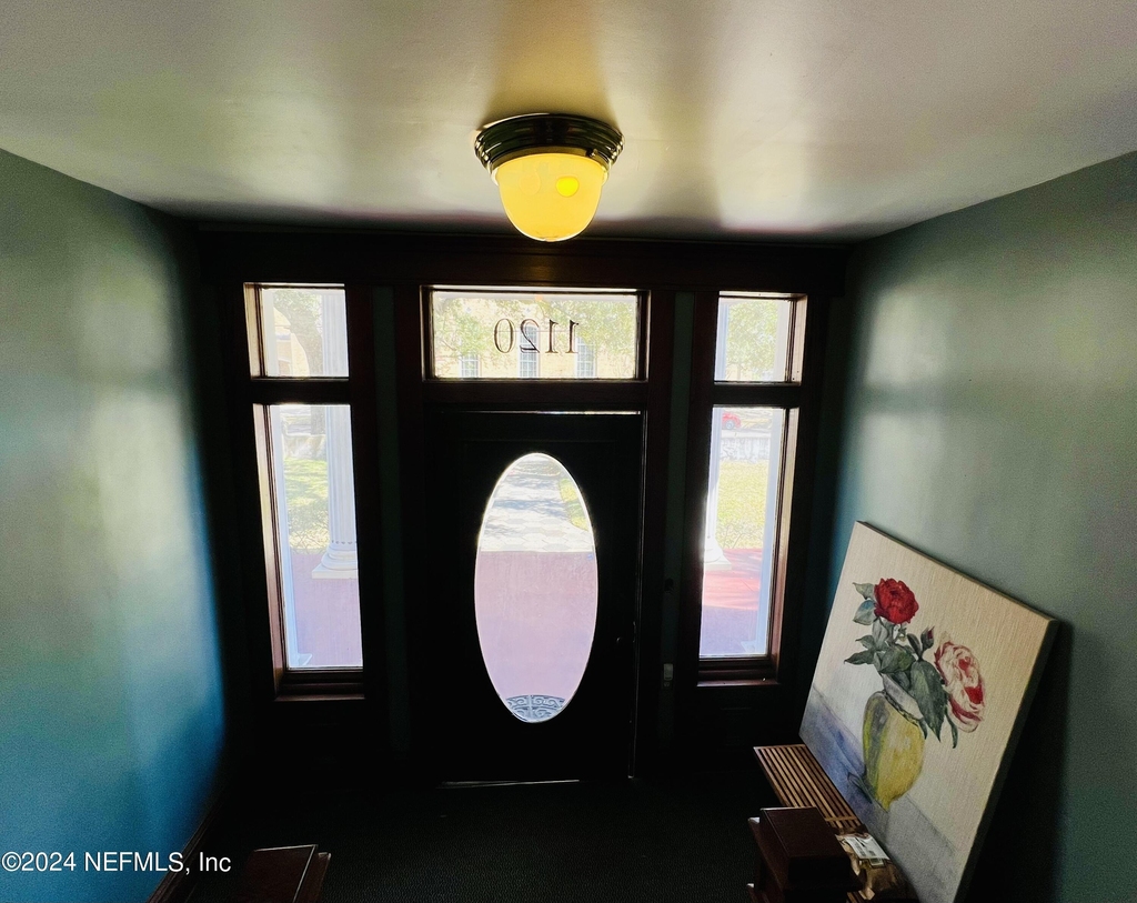 1120 Acosta Street - Photo 4
