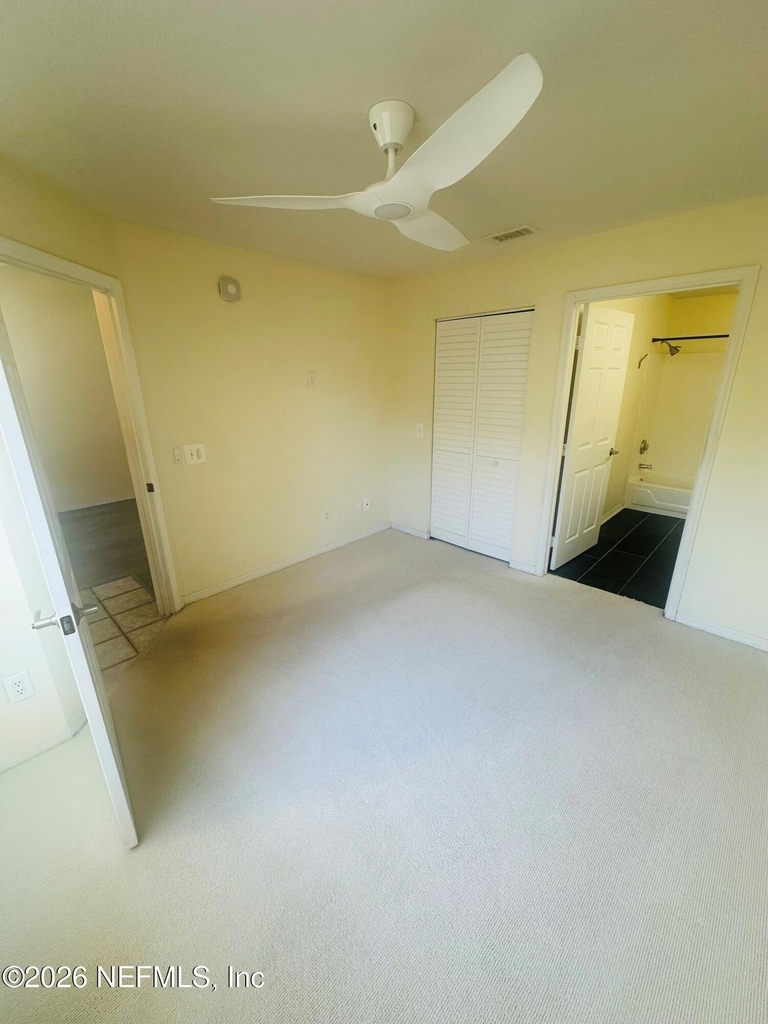 13700 Richmond Park Drive - Photo 18