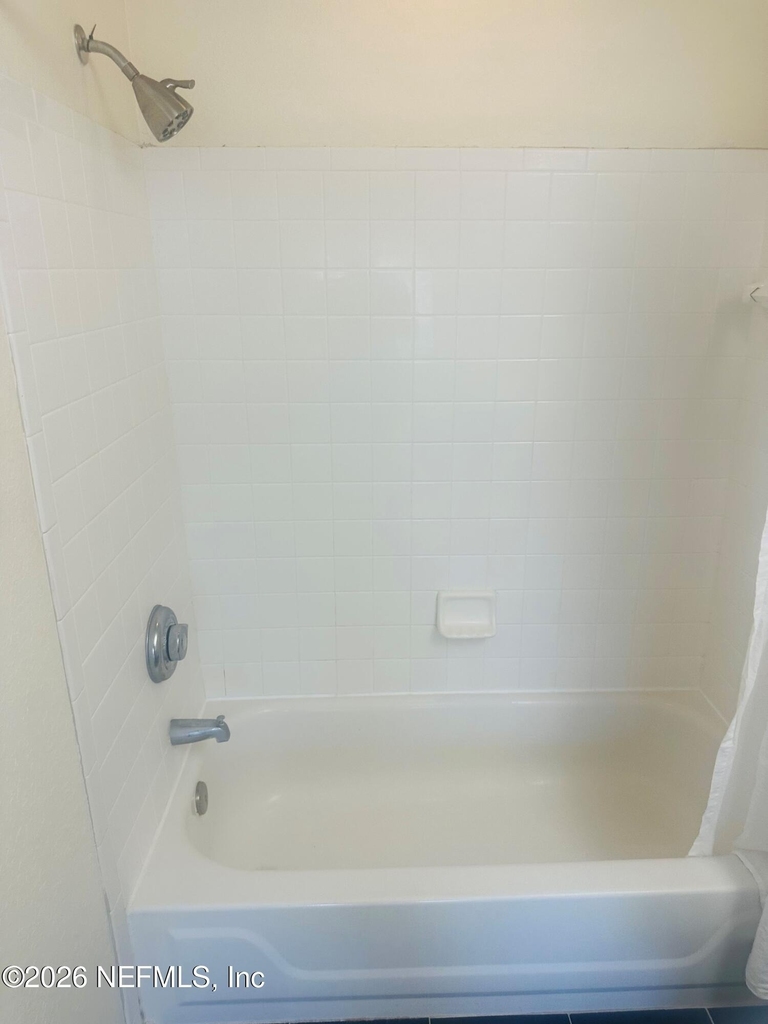 13700 Richmond Park Drive - Photo 25