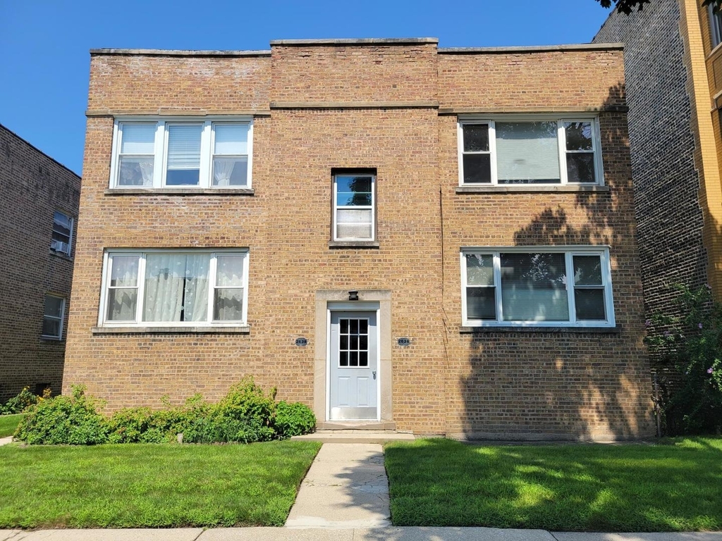 2636 W Berwyn Avenue - Photo 1