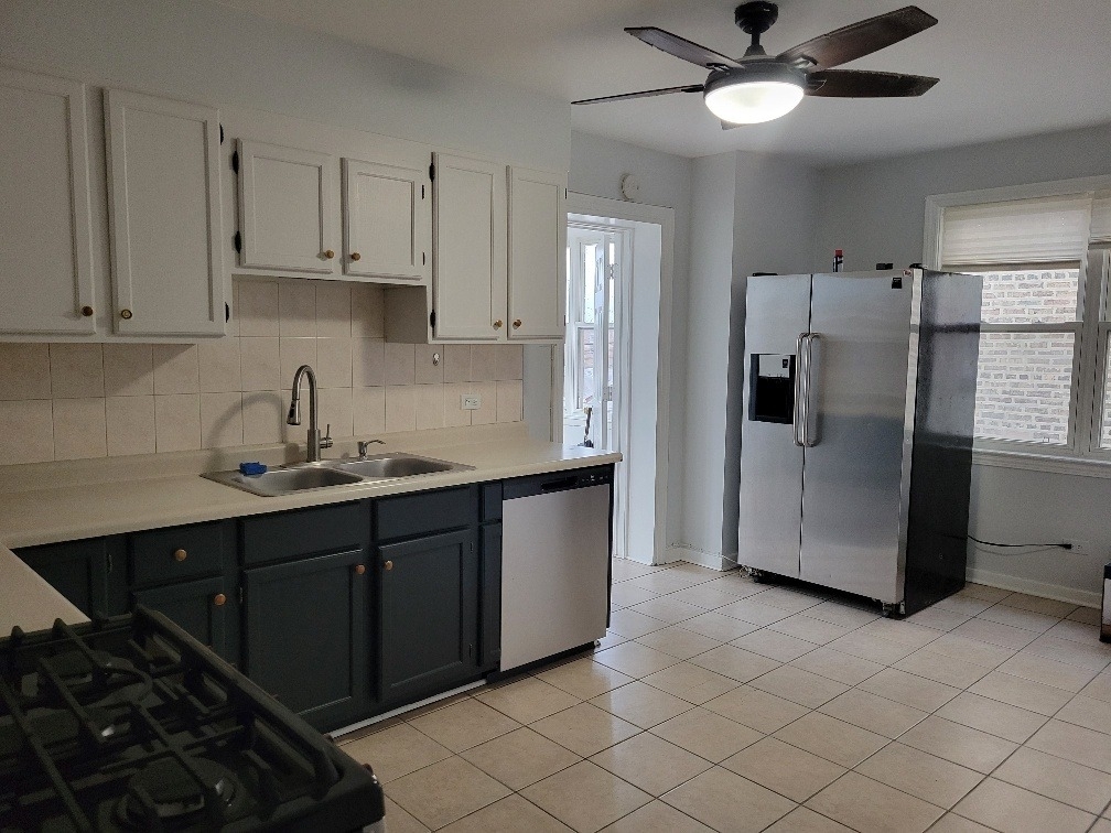 2636 W Berwyn Avenue - Photo 3