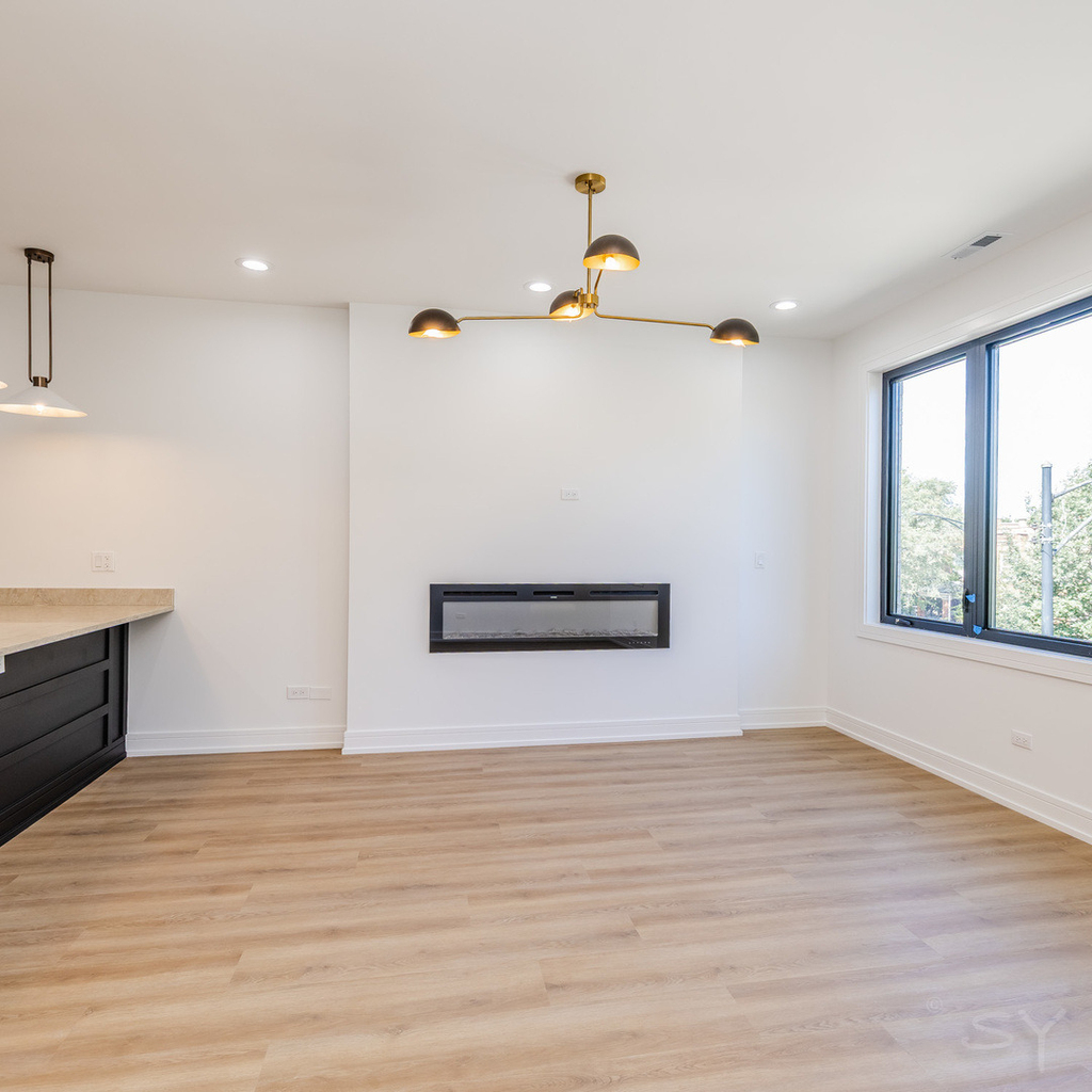 3327 W Division Street - Photo 7
