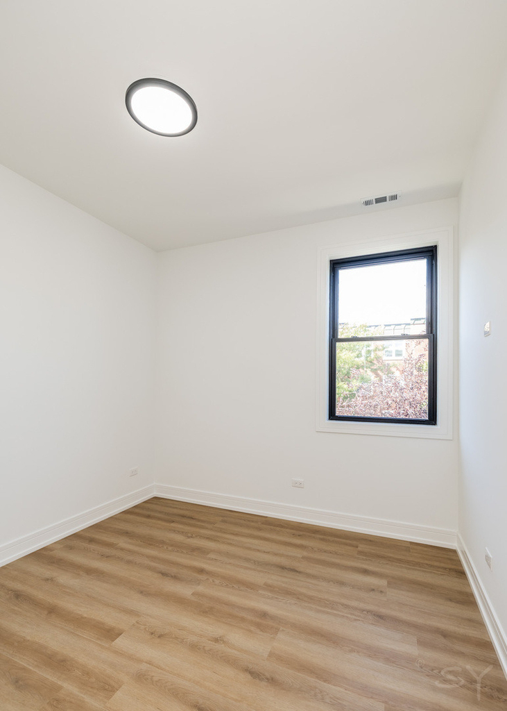 3327 W Division Street - Photo 15
