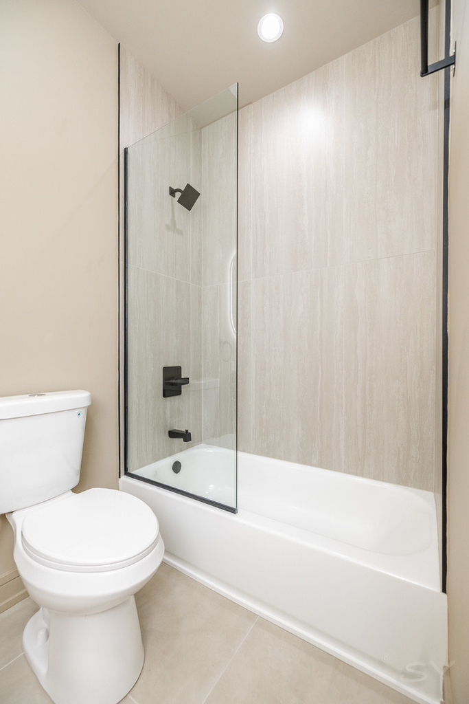 3327 W Division Street - Photo 12