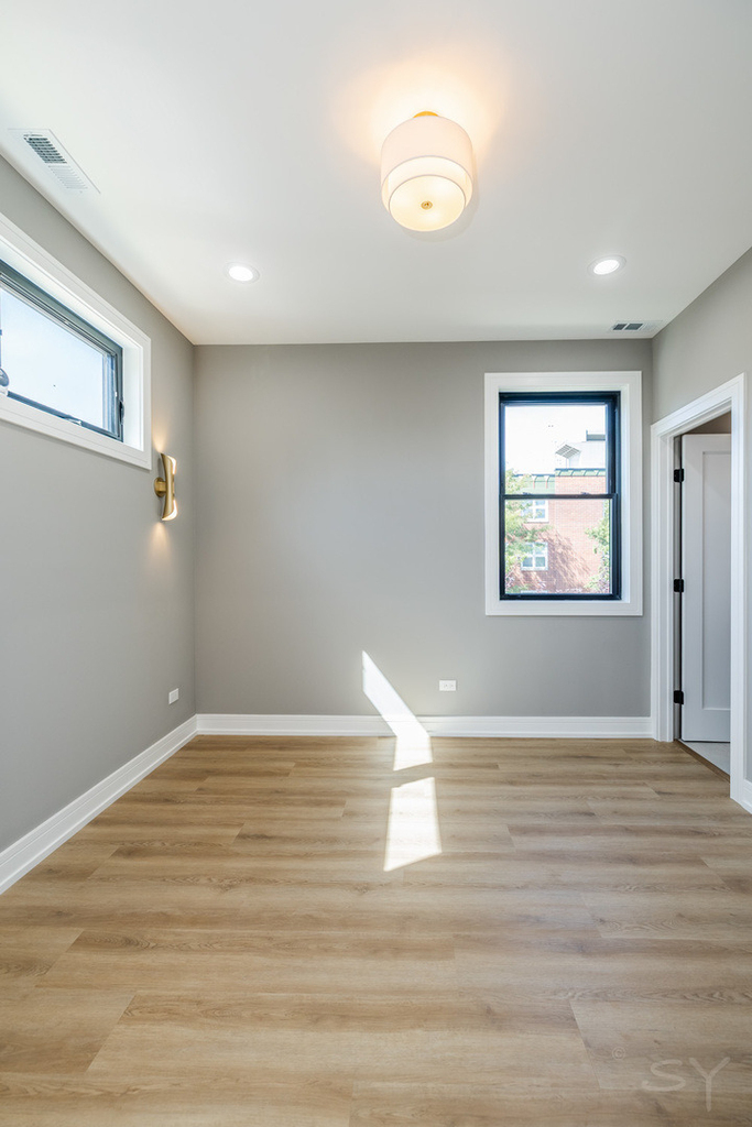 3327 W Division Street - Photo 26