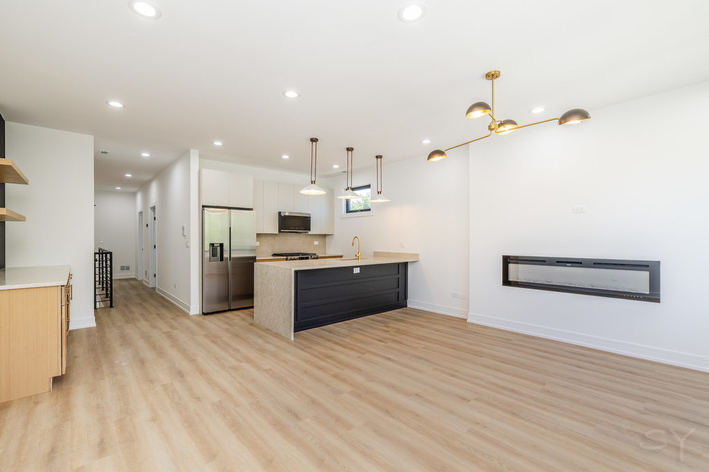 3327 W Division Street - Photo 12