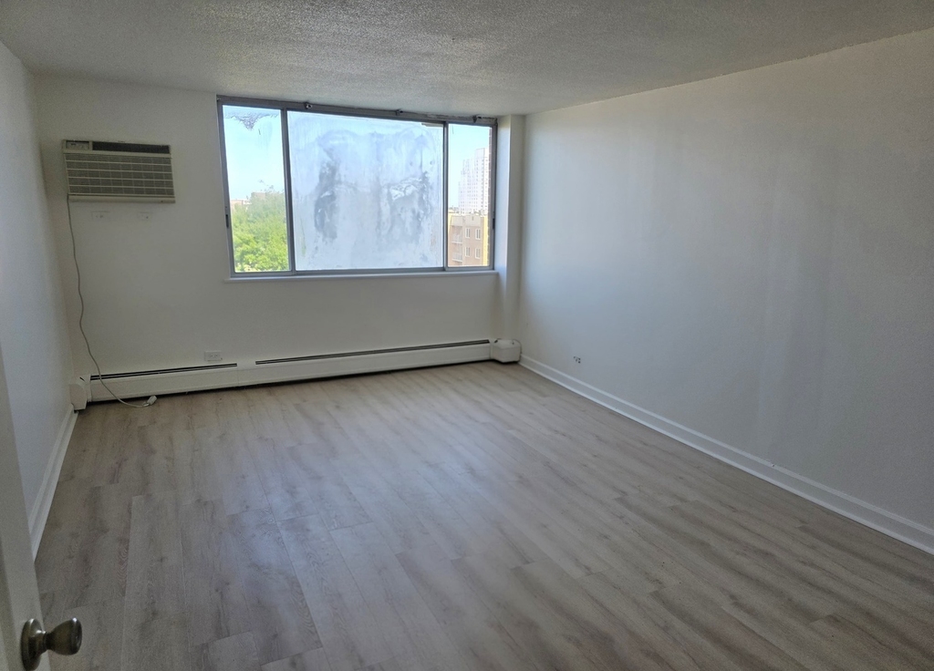 2201 S Stewart Avenue S - Photo 8
