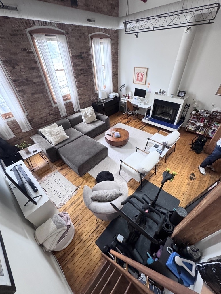 1114 W Belmont Avenue - Photo 1