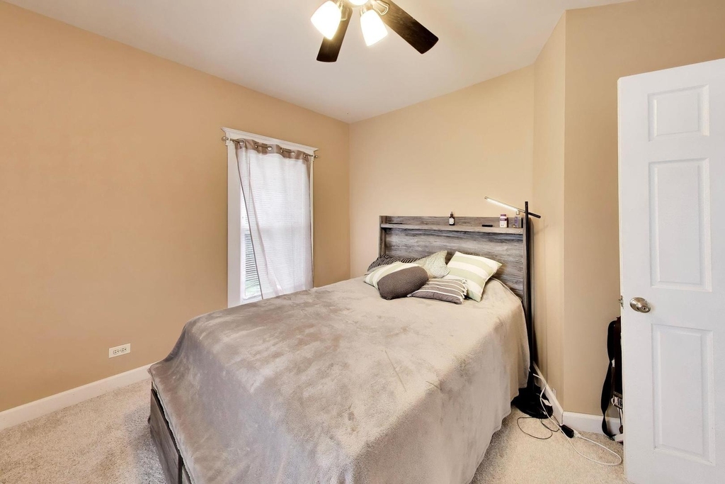 120 Commonwealth Drive - Photo 16