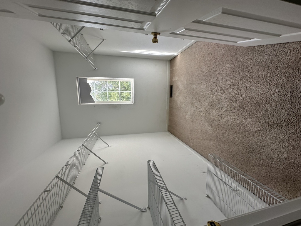 624 Blackstone Court - Photo 8