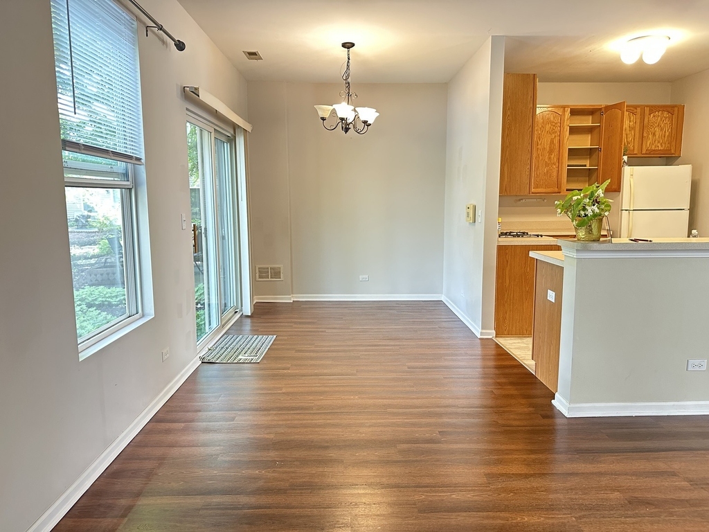 624 Blackstone Court - Photo 4