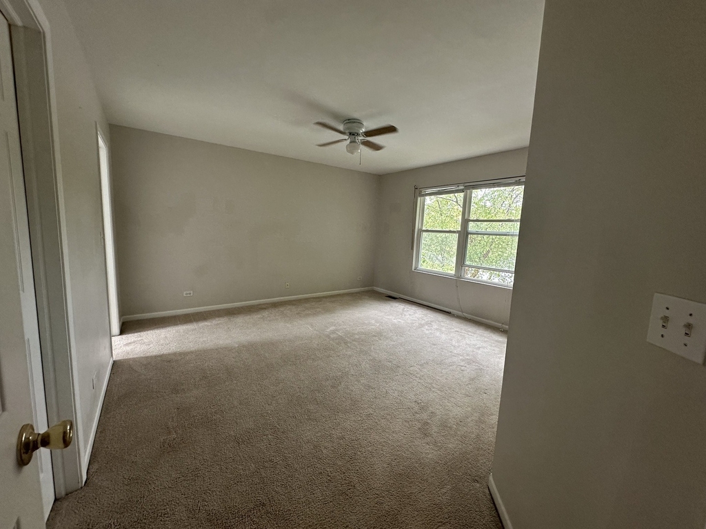 624 Blackstone Court - Photo 9