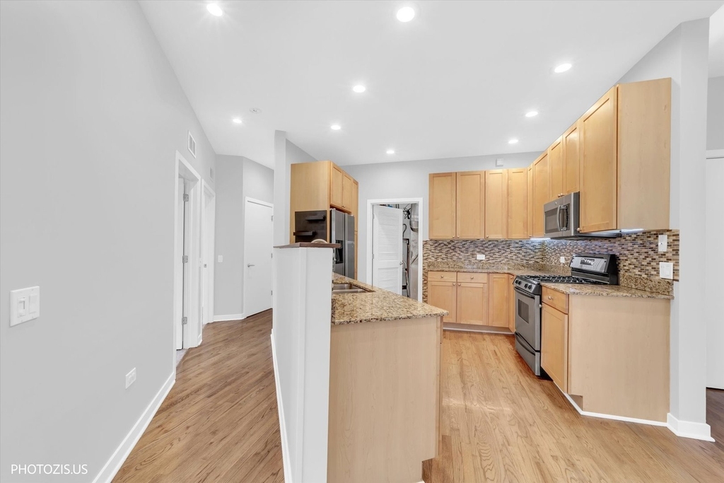 912 W Chicago Avenue - Photo 18